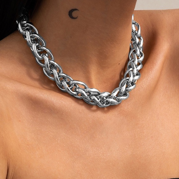 Jewelry - ⚜️[𝟯𝟬%𝗢𝗙𝗙|𝗯𝘂𝗻𝗱𝗹𝗲𝘀 𝟯+]⚜️Big Link Silver Braided Choker NEW